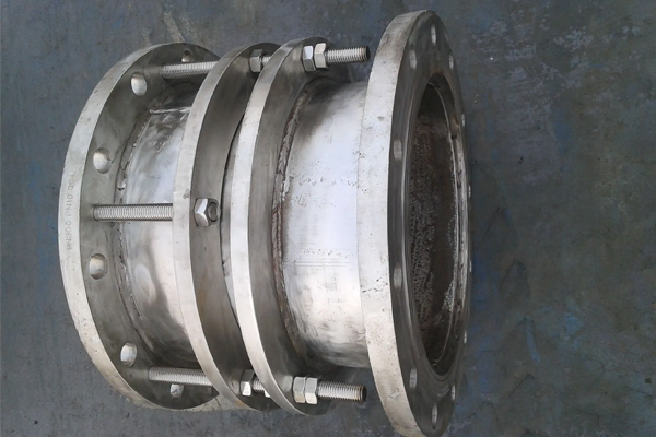 What is the cause of flange leakage?